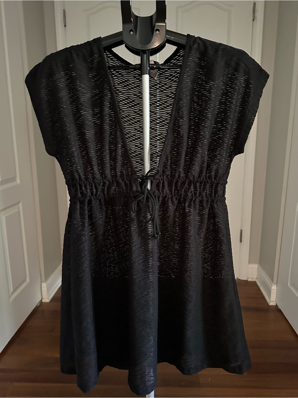 Black Women's V-Neck Short Sleeve Drawstring Swimsuit Coverup
